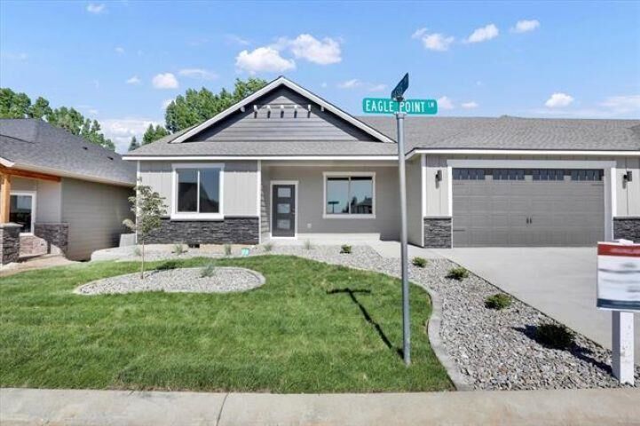 Property Photo: 1109 -15 N Country Club Dr Unit 15 WA 99006