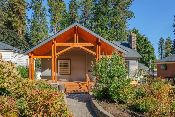 Property Photo: 929 E 19th Ave WA 99203