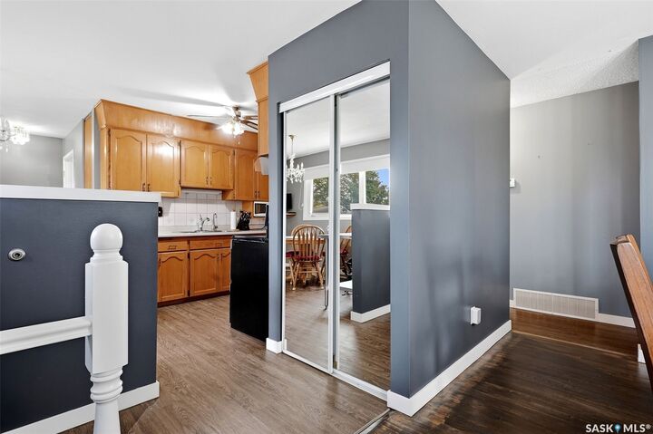 Property Photo:  156 McCaul Crescent  SK S4R 3X1 