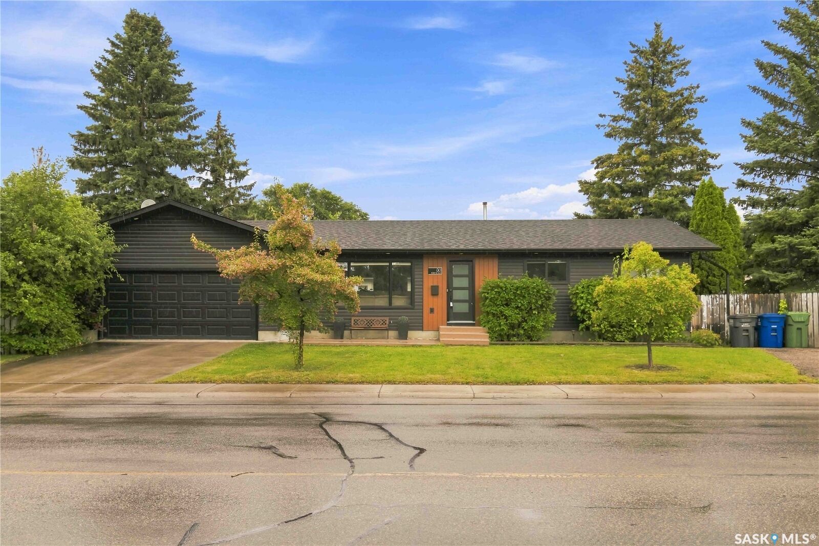 Property Photo:  30 Cory Place  SK S7M 5G8 