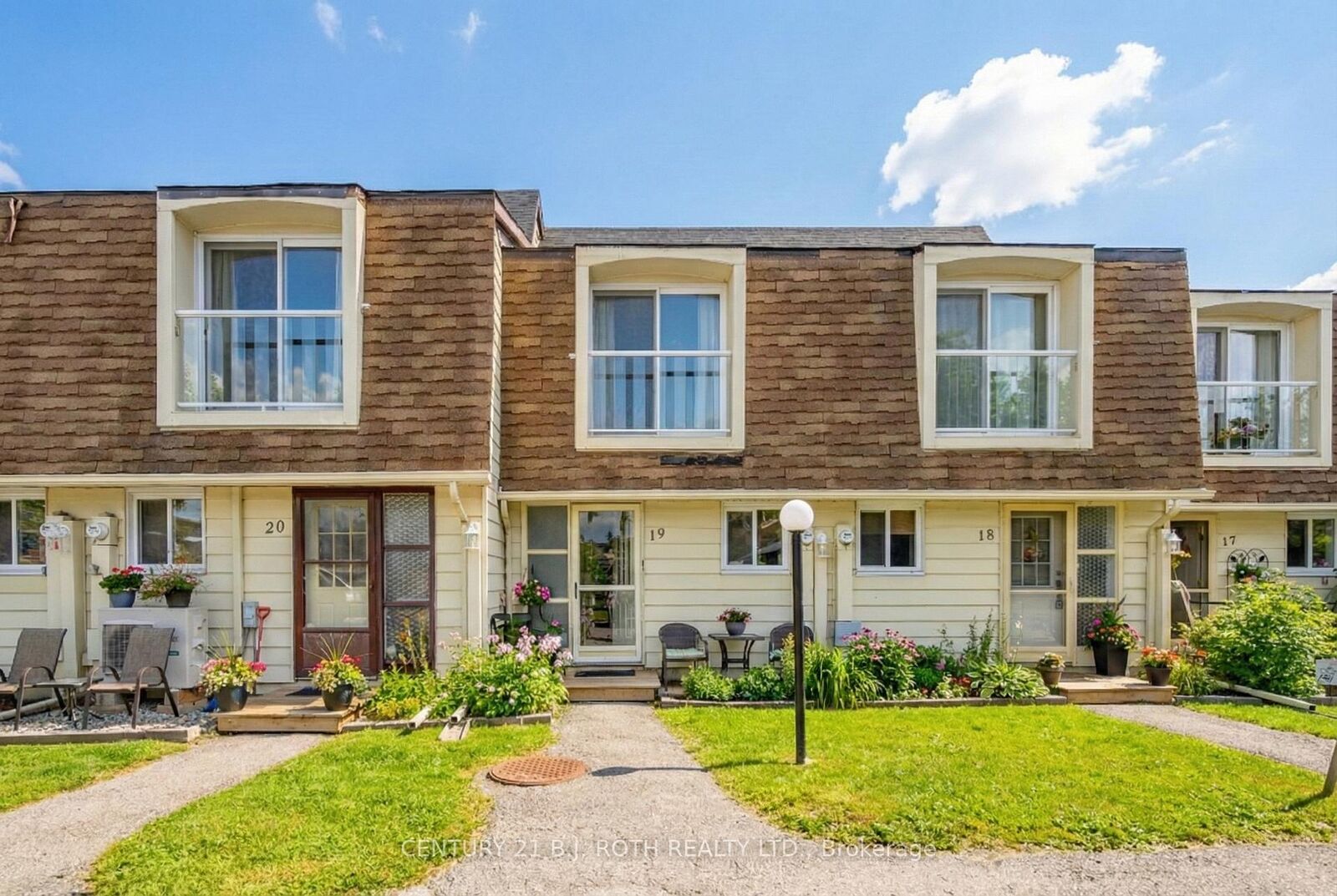 Property Photo:  4 Paradise Boulevard 19  ON L0K 1B0 