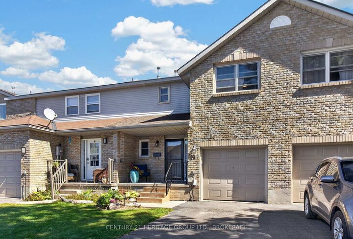 Property Photo:  71 Rose Abbey Drive  ON K7K 6V9 