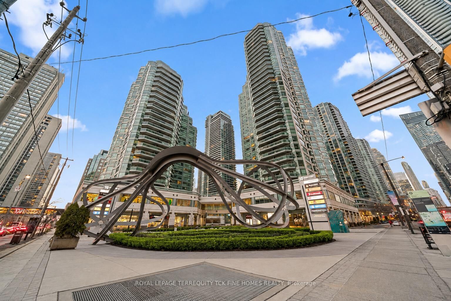 Property Photo: 10 Yonge Street 2604 ON M5E 1R4