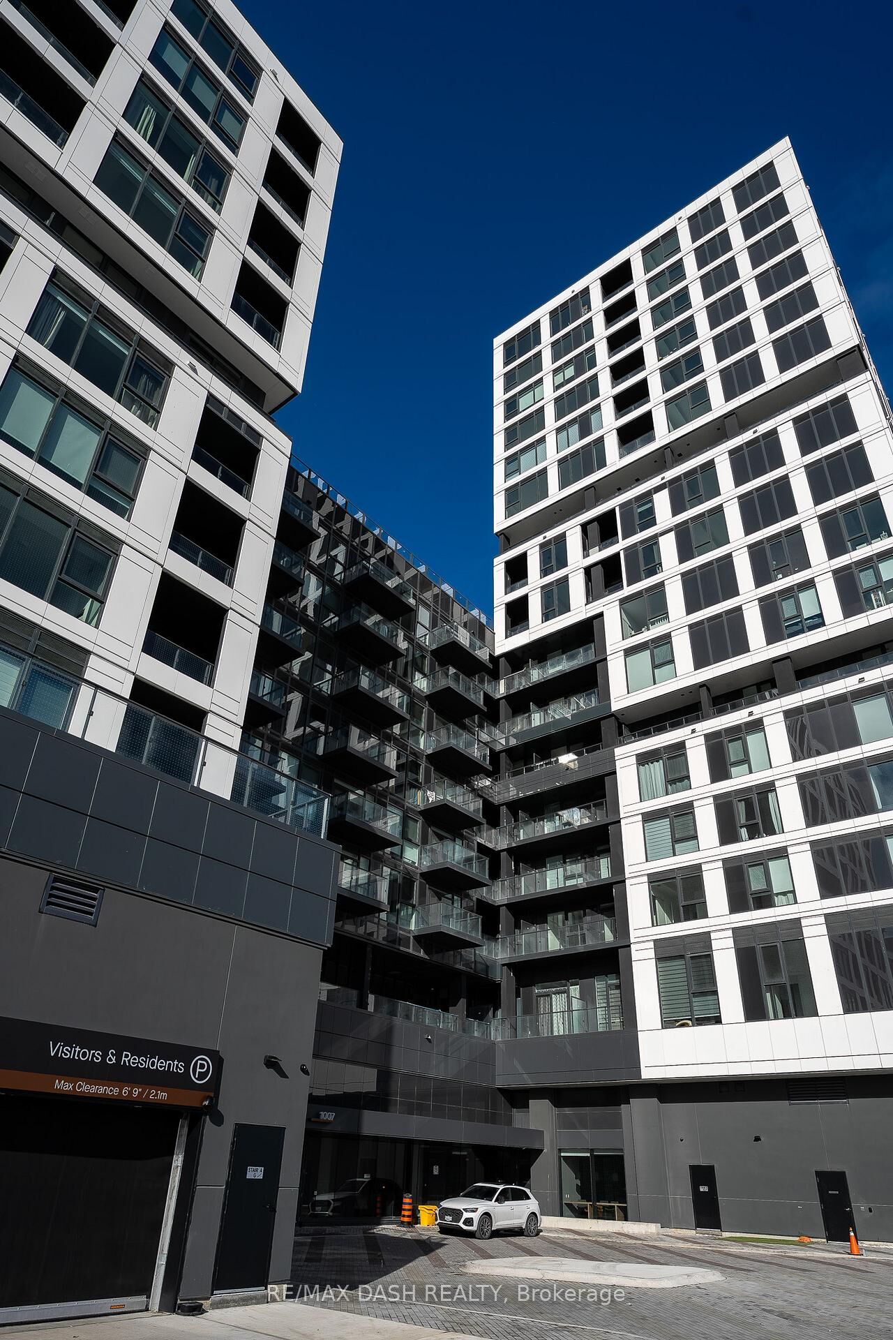 Property Photo:  1007 The Queensway Avenue 513  ON M8Z 0H4 