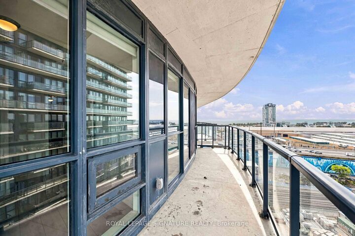 Property Photo:  49 East Liberty Street 1107  ON M6K 0B2 