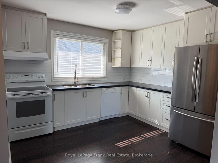 Property Photo:  278 Lasalle Avenue Main  ON L1H 5Y6 