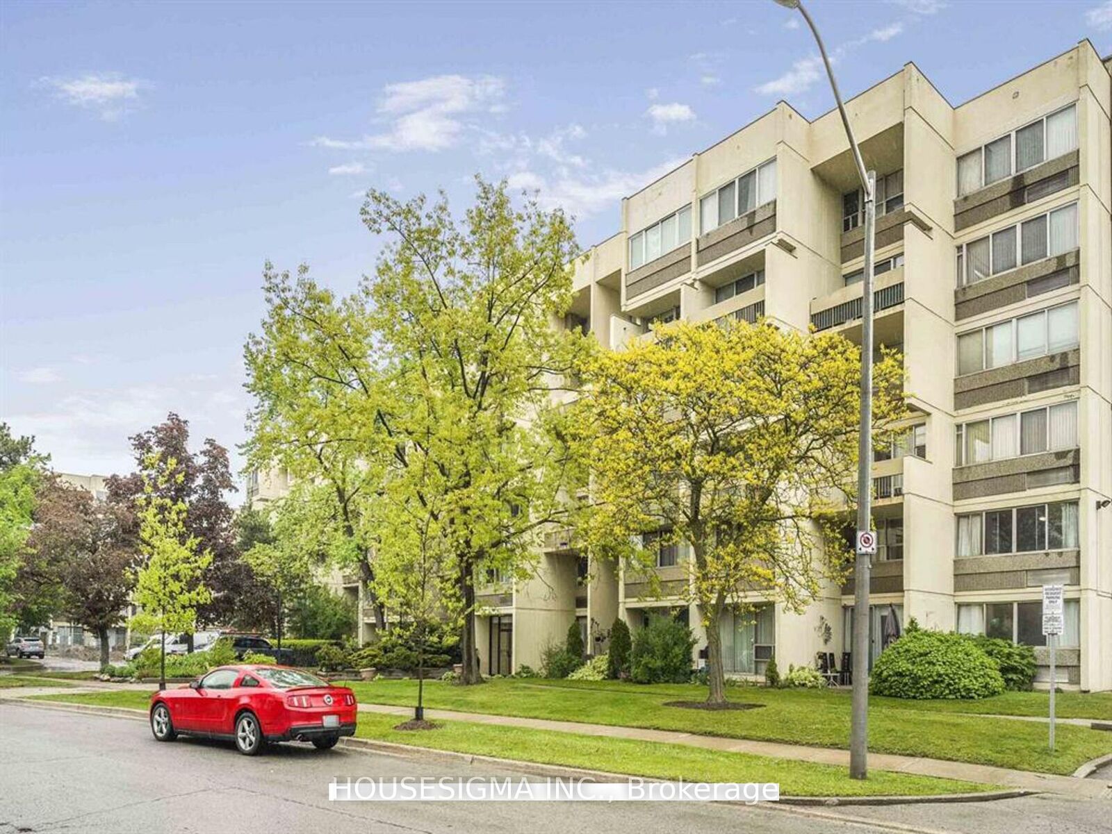 Property Photo:  1300 Marlborough Court 314  ON L6H 2S2 
