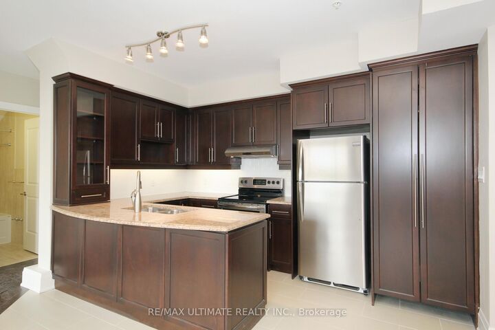 Property Photo:  458 Oakwood Avenue 202  ON M6E 2W6 