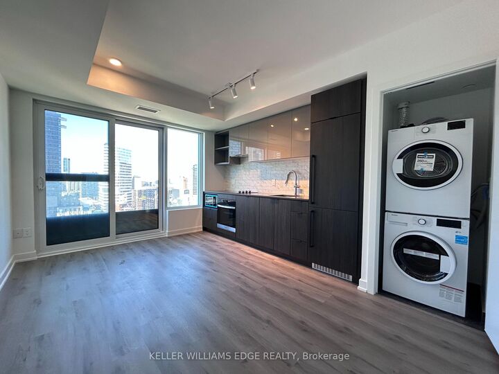 Photo de la propriété:  252 Church Street 2702  ON M5B 0E6 