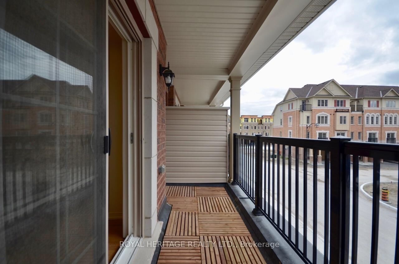 Property Photo:  2556 Rosedrop Path 173  ON L1L 0H4 