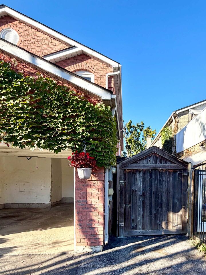Property Photo: 227 Hickling Trail ON L4M 5W6