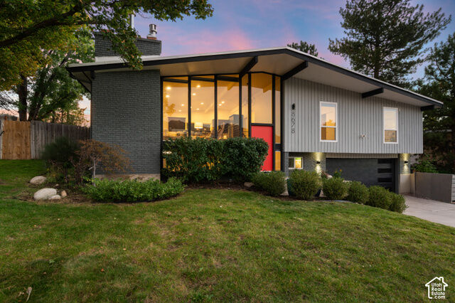 Property Photo: 8678 S Mount Majestic Rd UT 84093