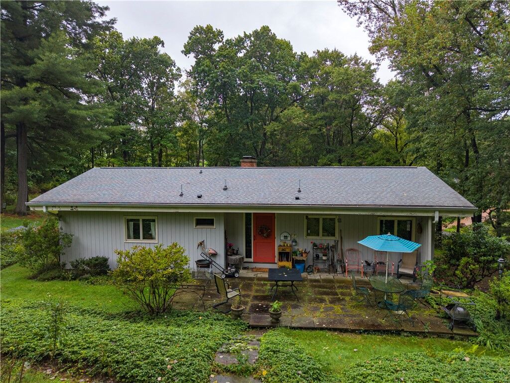 Property Photo:  394 Irwin Rd  PA 15044 