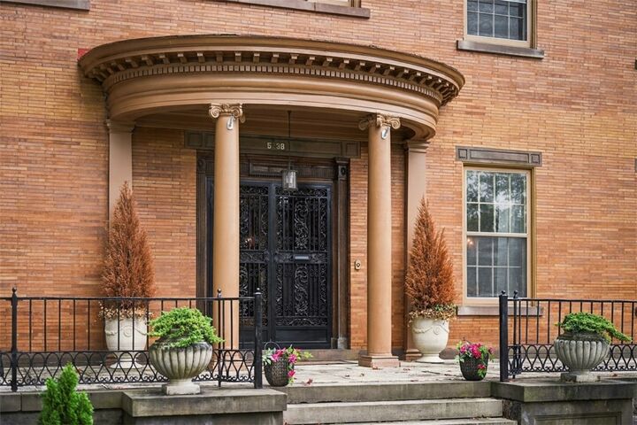 Property Photo: 5238 Ellsworth Ave PA 15232