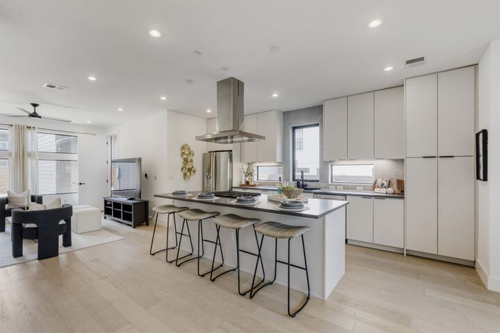 Property Photo:  3300B E Martin Luther King Jr Blvd #B  TX 78721 