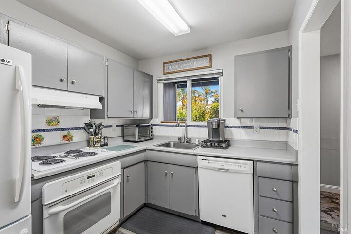 Property Photo:  110 Allan Avenue  CA 94928 