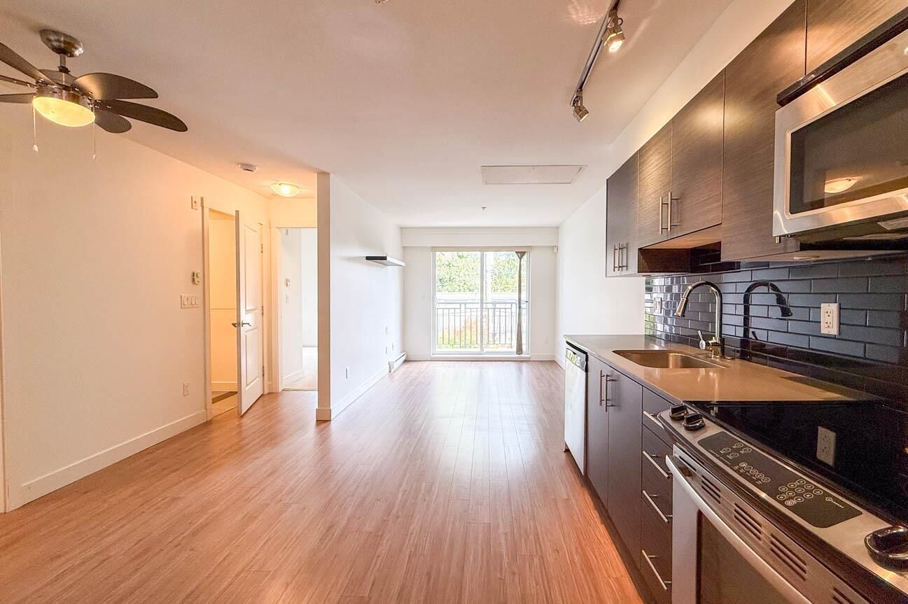 Property Photo:  1533 E 8th Avenue 302  BC V5N 0A4 