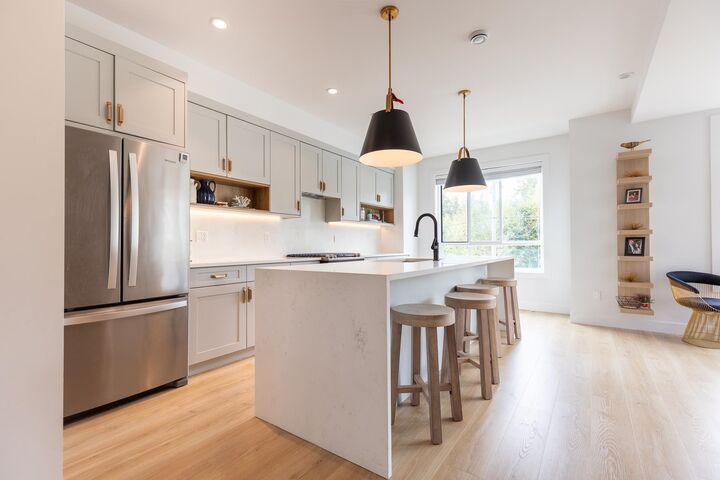 Property Photo:  5476 Brydon Crescent 9  BC V3A 0N7 