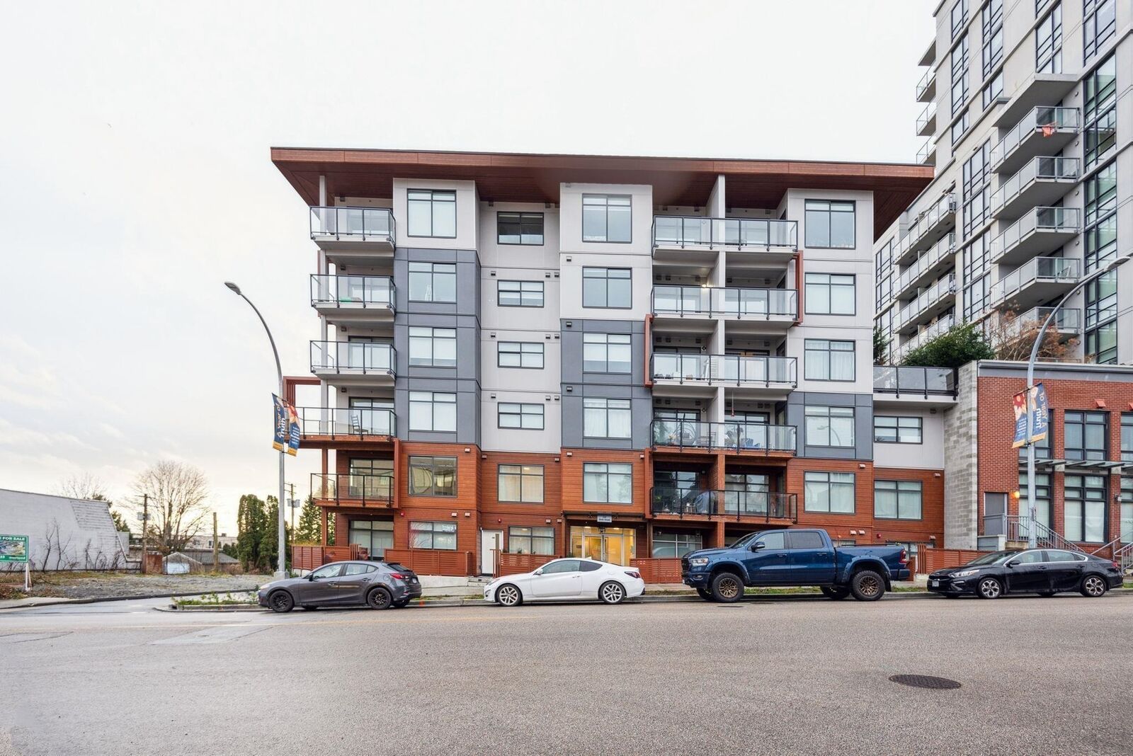 Property Photo:  232 Sixth Street 207  BC V3L 3A4 