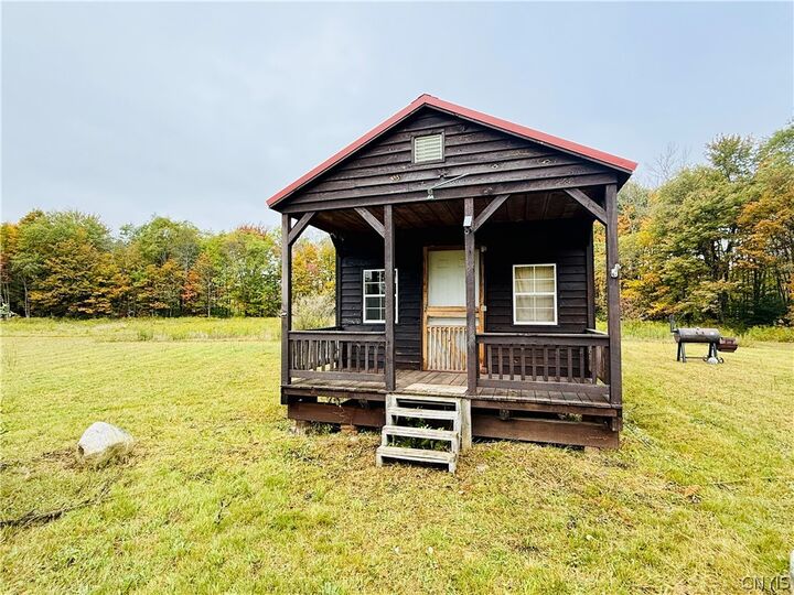 Property Photo:  2877 Potter Road  NY 13437 
