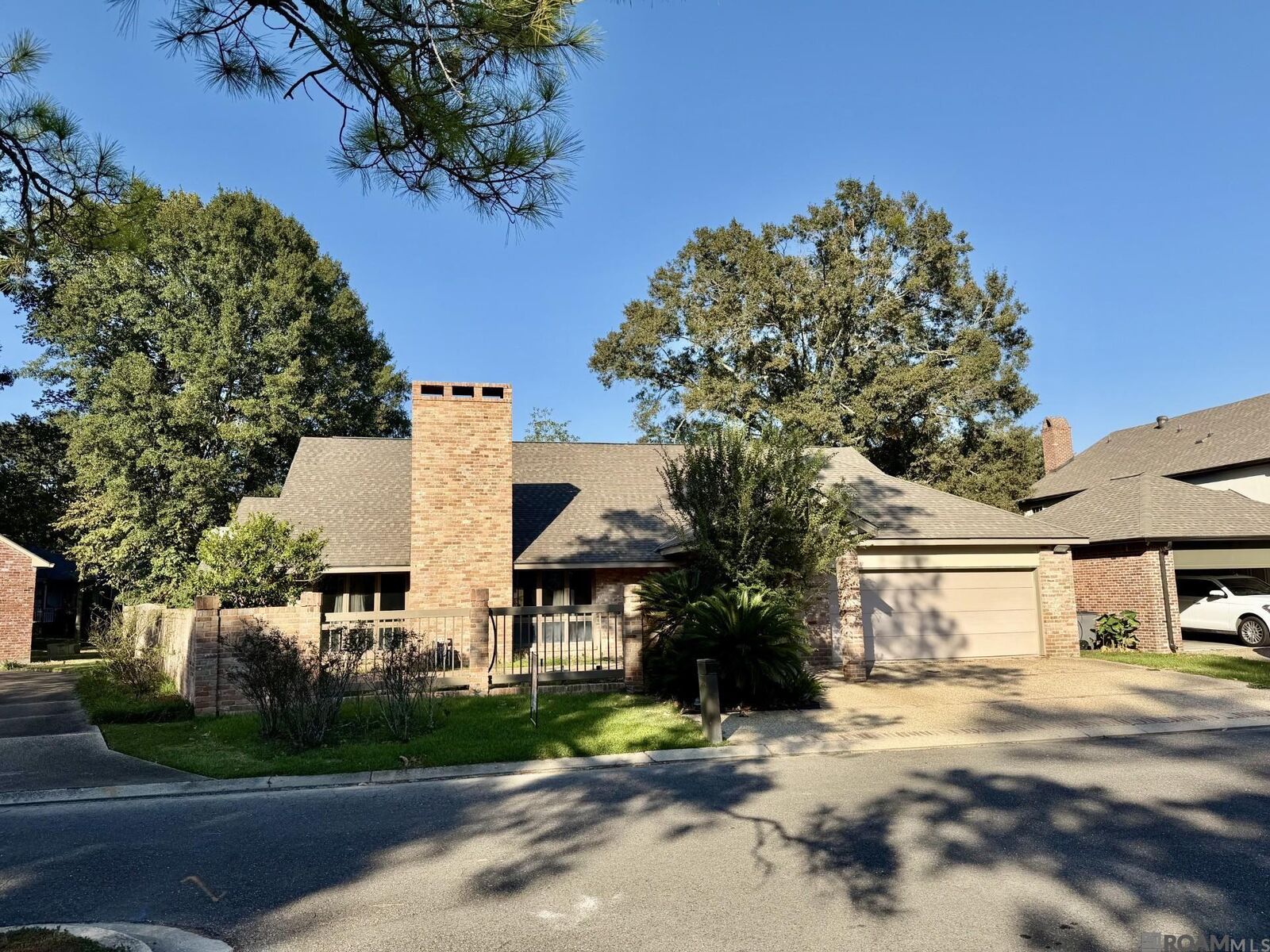 Property Photo: 1454 Applewood Rd LA 70808