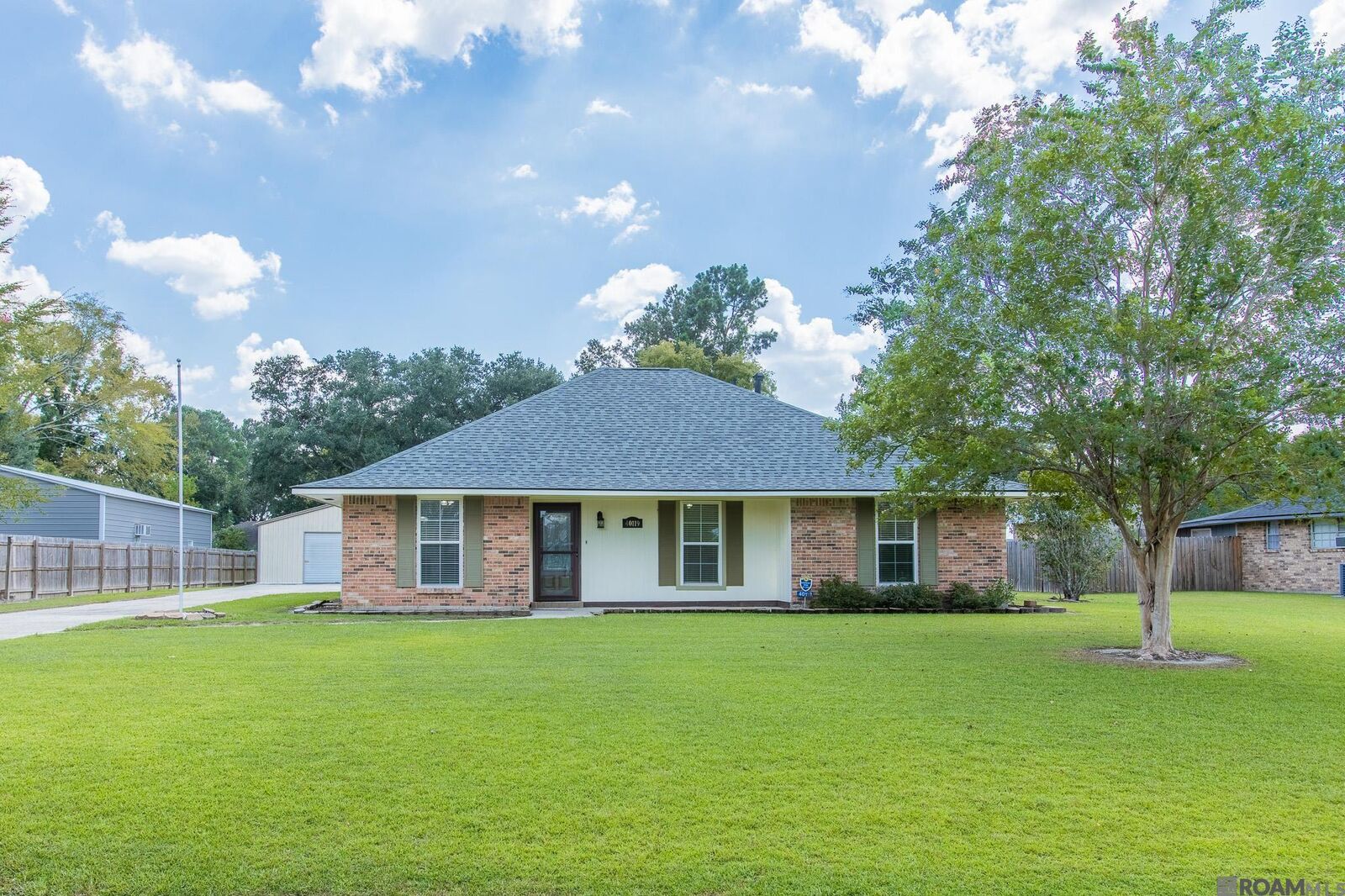 Property Photo: 40119 Todd Dr LA 70769