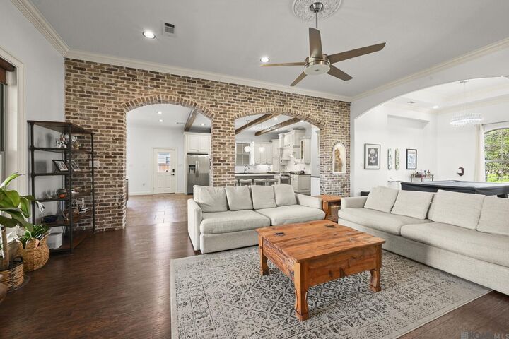 Property Photo: 6447 Coushatta Dr LA 70737