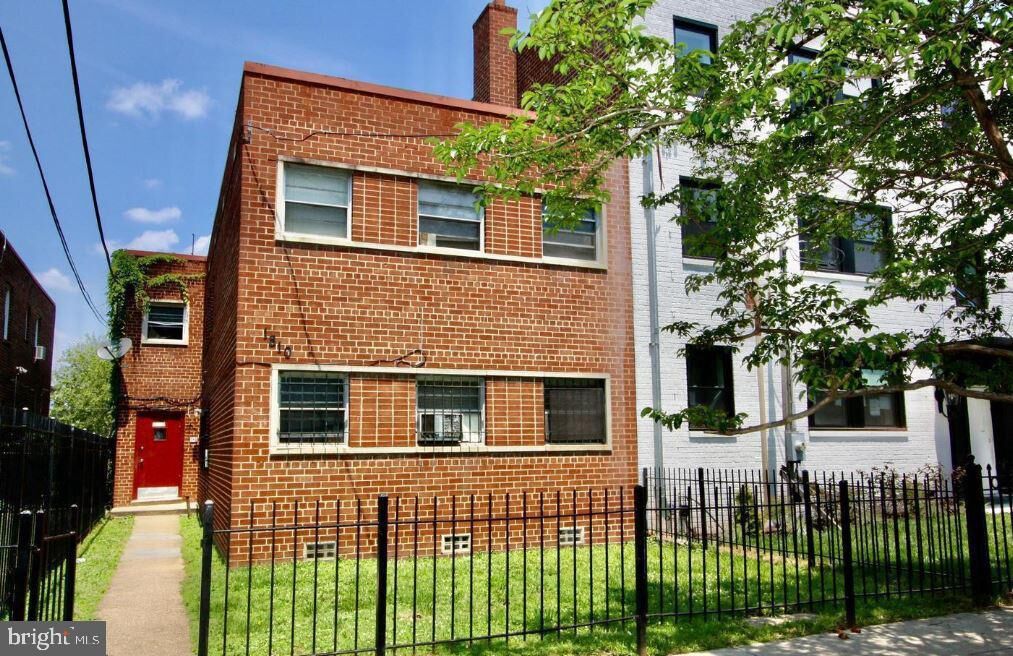 Property Photo: 1810 Q Street SE DC 20020