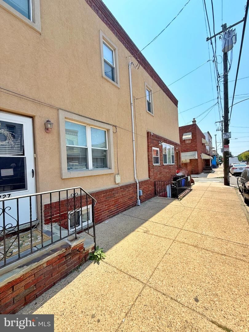 Property Photo: 955 Daly Street PA 19148