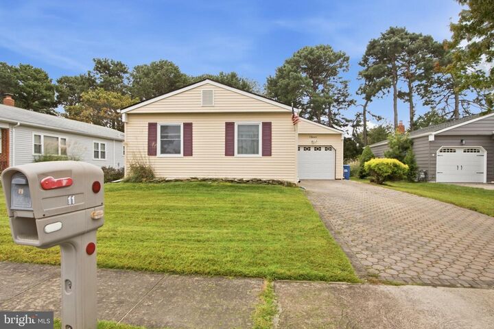 Property Photo:  11 Woodstock Drive  NJ 08757 