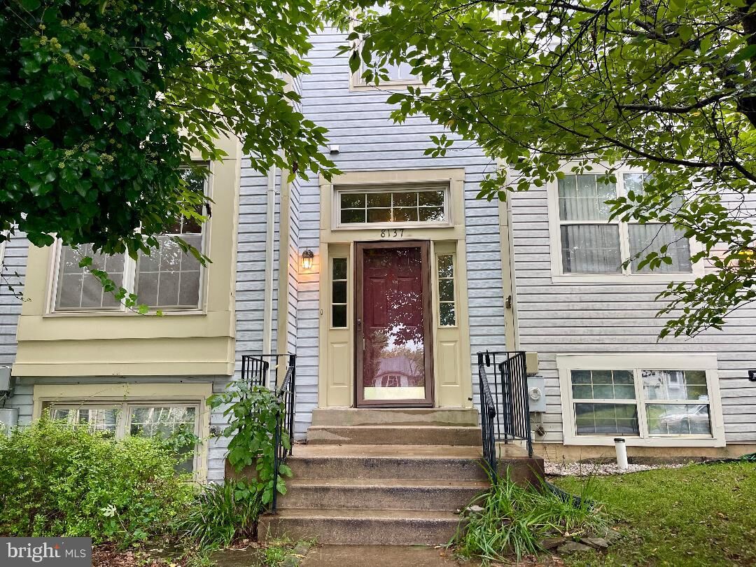 Property Photo:  8137 Crabapple Lane  MD 20879 