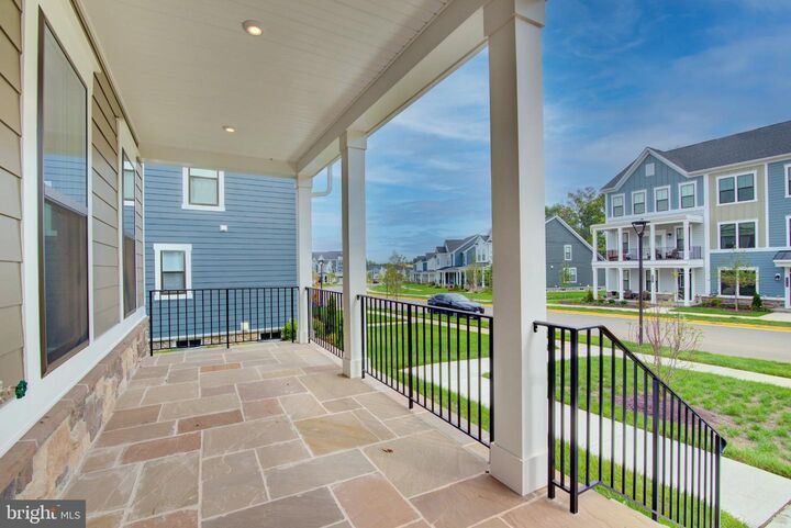 Property Photo: 42609 Houdini Rest Ter VA 20176