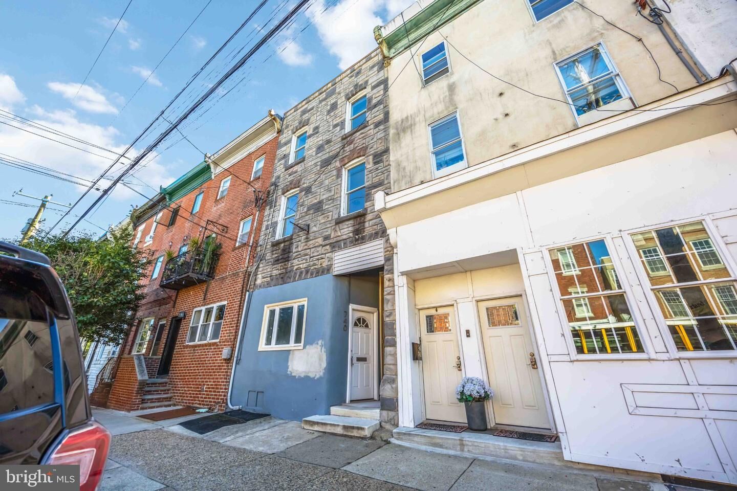 Property Photo:  740 Christian Street 3rd Floor  PA 19147 
