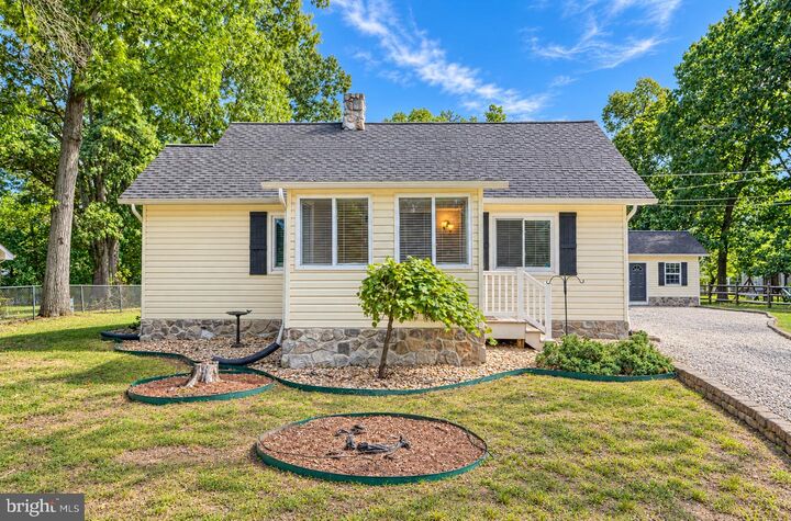 Property Photo:  319 Dorchester Road Road  MD 21122 