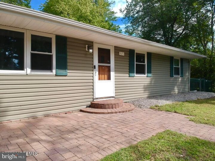 Property Photo:  321 Cherokee Drive  NJ 08015 