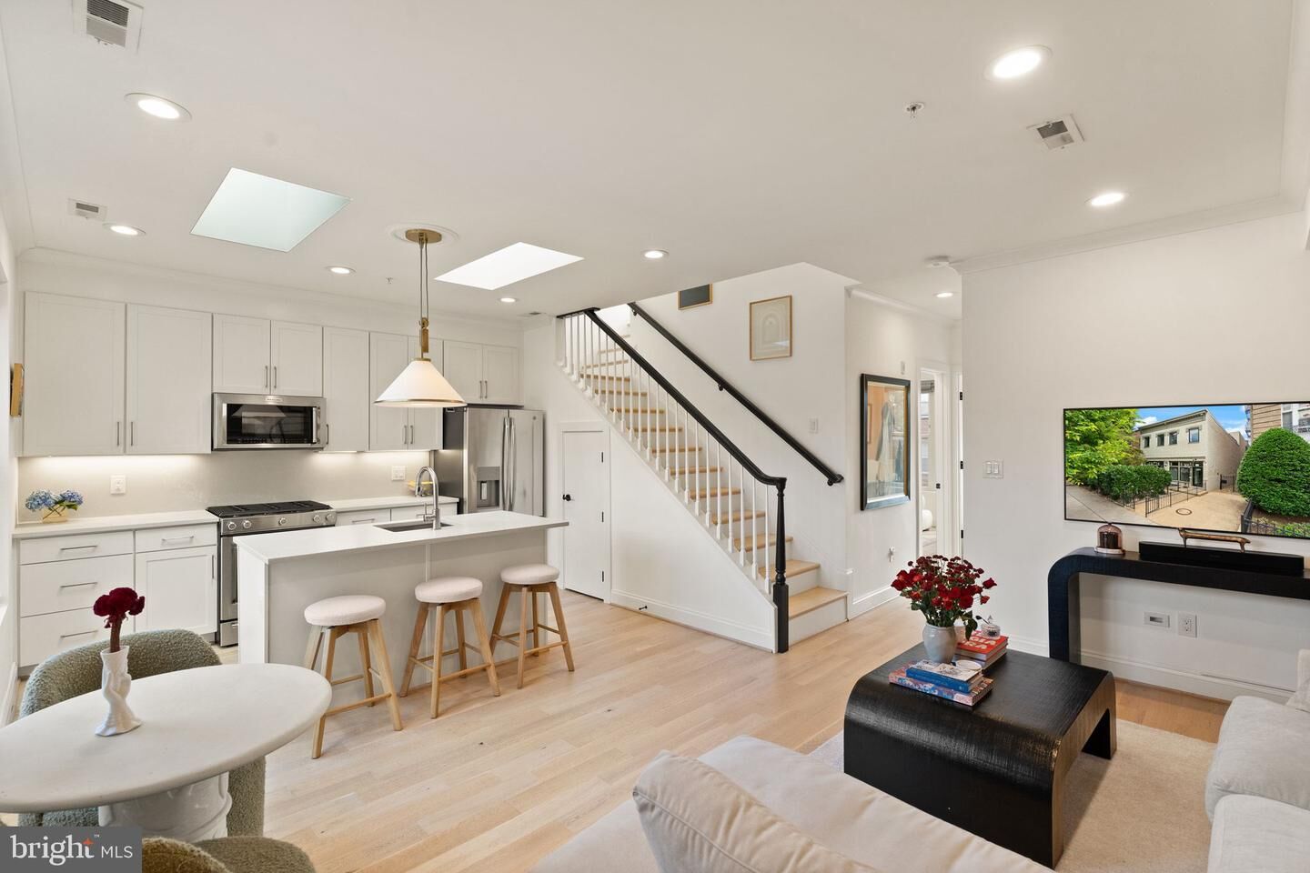 Property Photo:  1721 20th Street NW 302  DC 20009 