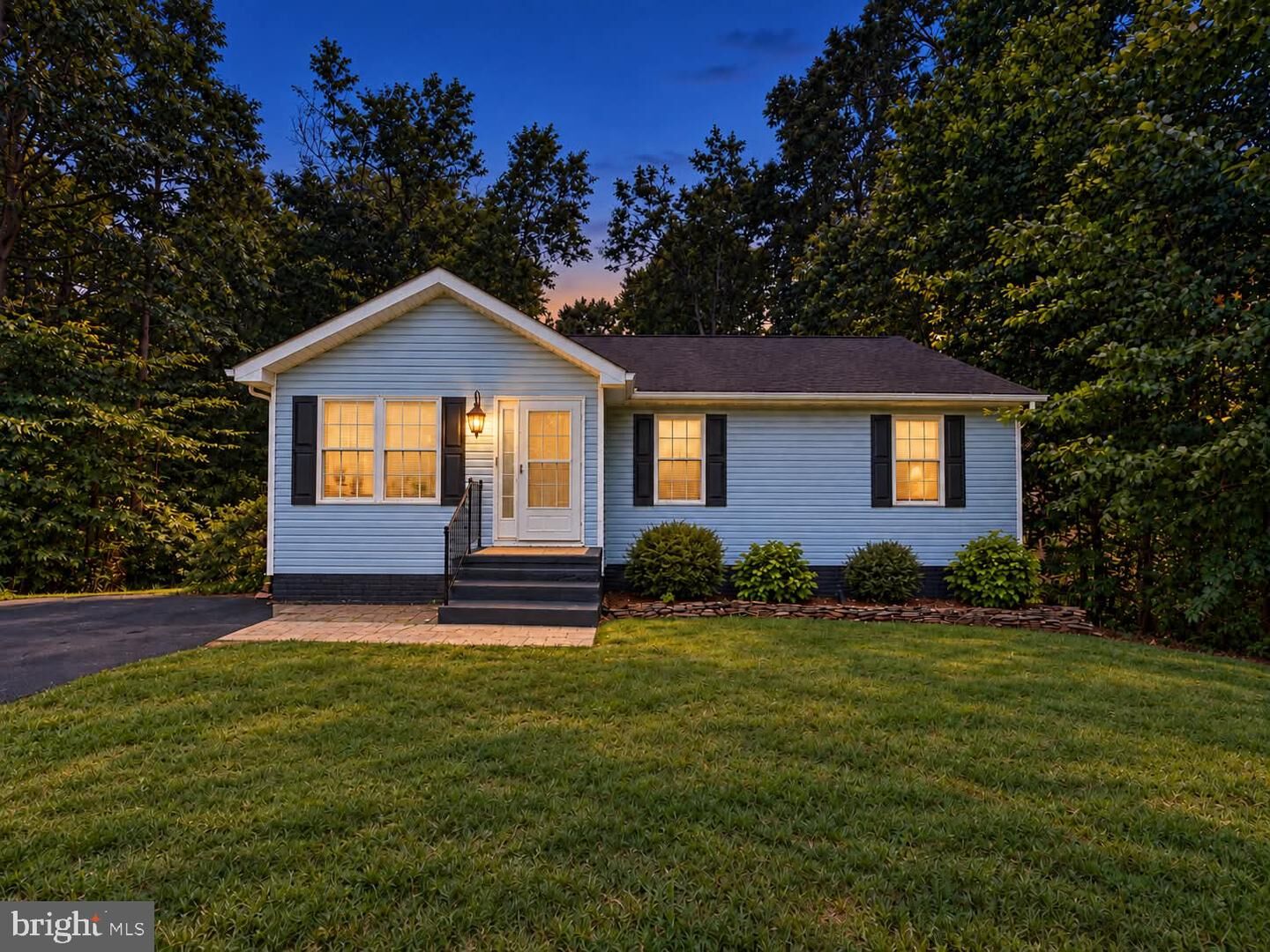 Property Photo:  316 Land Or Drive  VA 22546 