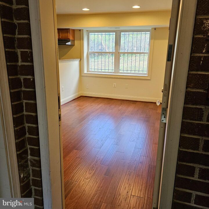 Property Photo:  4800 C Street SE 102  DC 20019 