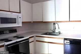 Property Photo:  1916 17th Street NW 208  DC 20009 