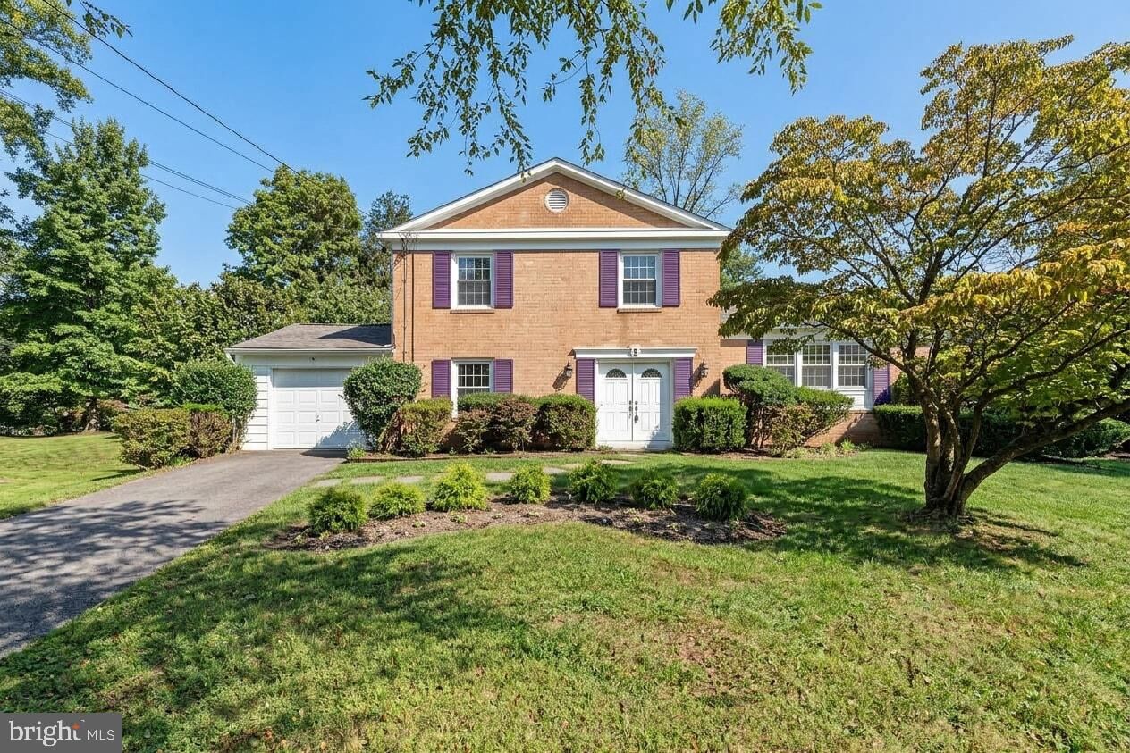 Property Photo:  3 Sussex Court  MD 20854 