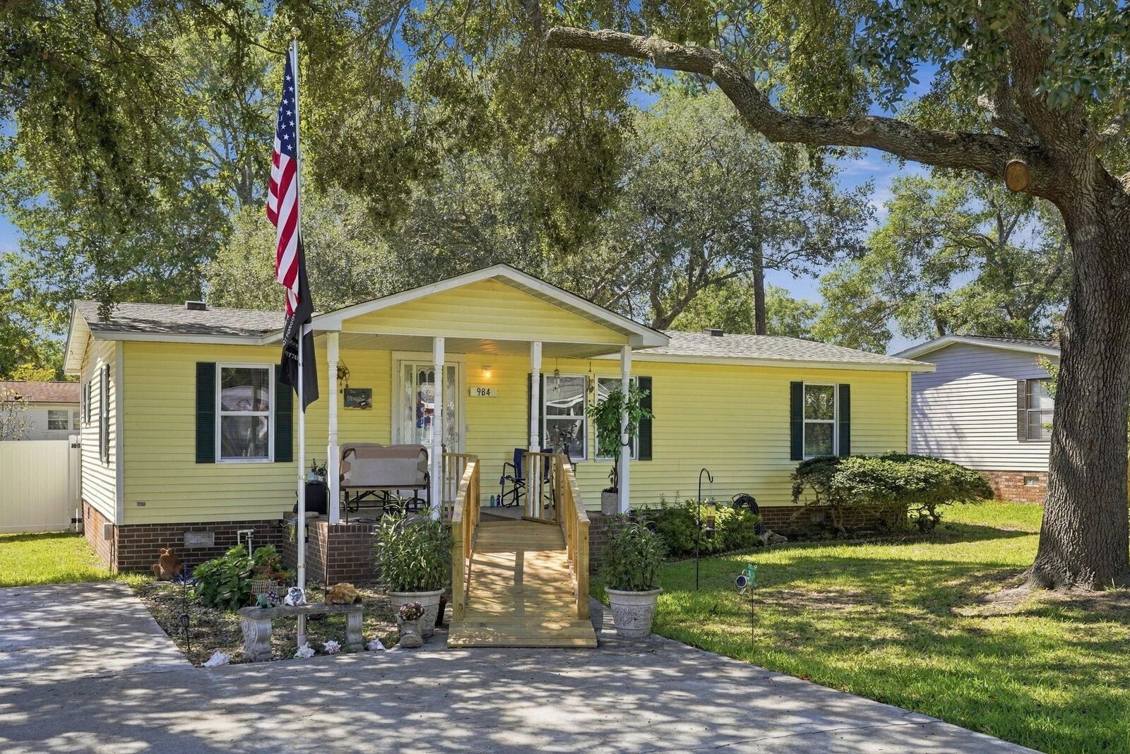 Property Photo:  984 S Marlin Circle  SC 29576 