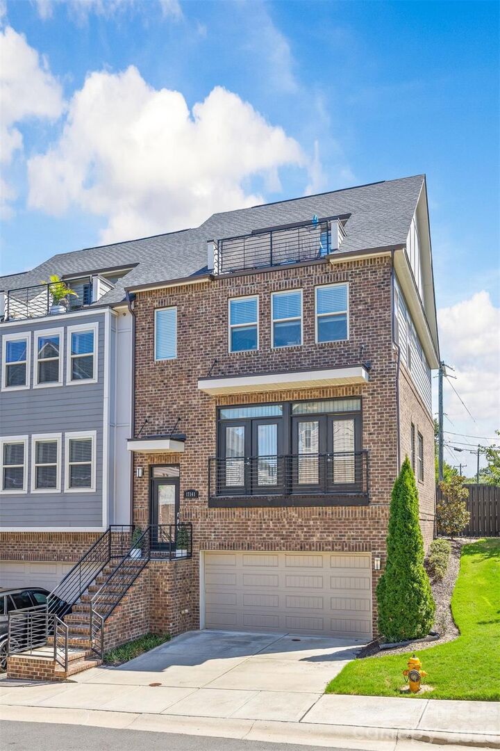 Property Photo:  17141 Soho Drive  NC 28204 