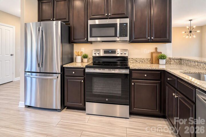 Property Photo:  1645 Fleetwood Drive  NC 28208 