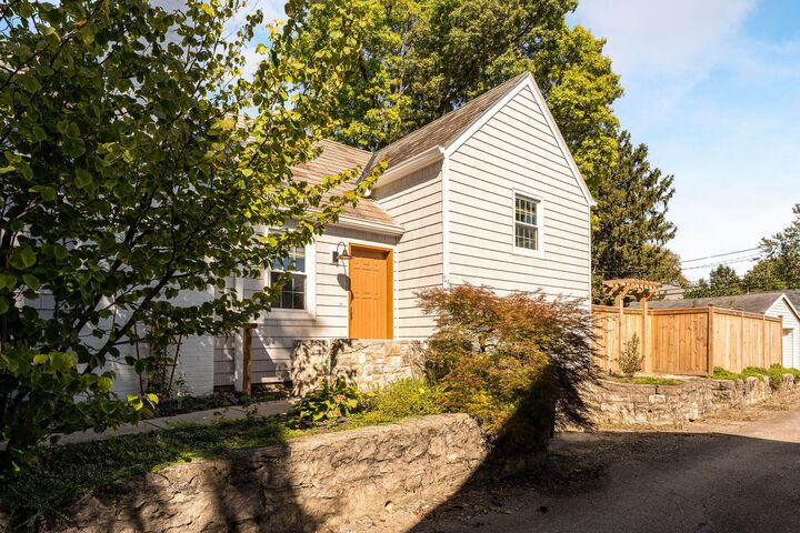 Property Photo: 884 Vernon Road OH 43209