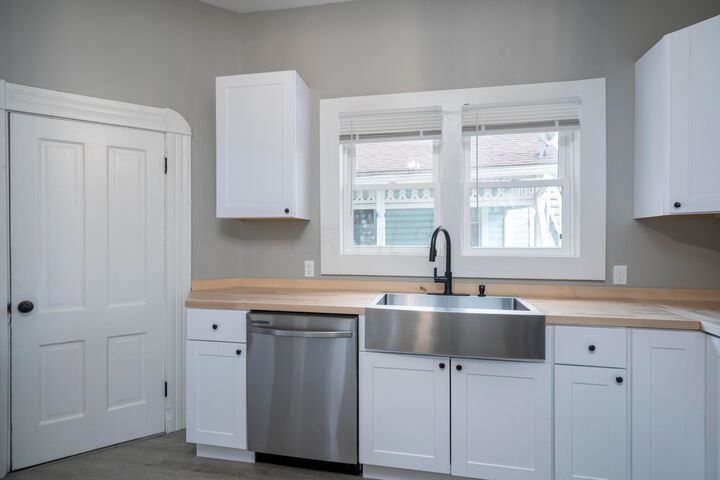 Property Photo:  231 N Fayette Street  OH 43160 