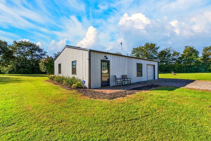 Property Photo:  21093 Five Points Pike  OH 43164 