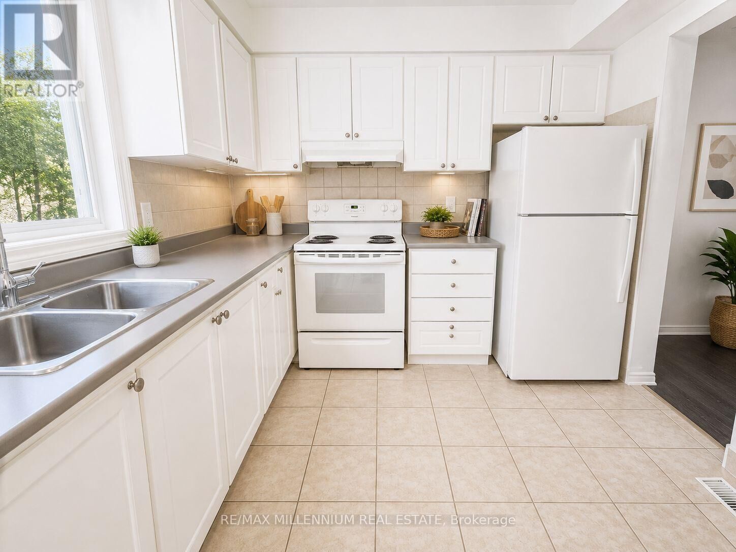 Property Photo:  414 Stone Road 21  ON N1G 3E1 