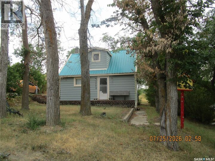 Property Photo:  3005 3rd Street N  SK S0H 3R0 