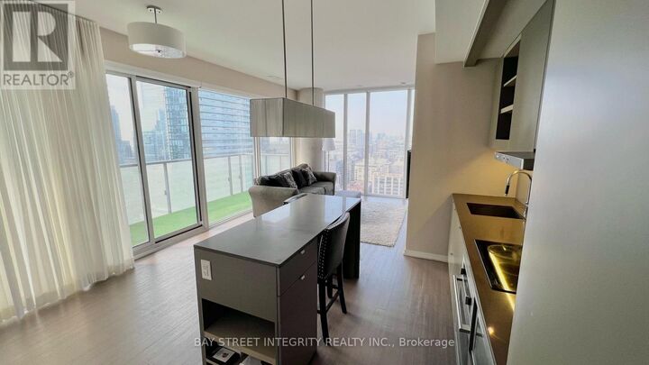 Property Photo:  101 Peter Street 2409  ON M5V 0G6 