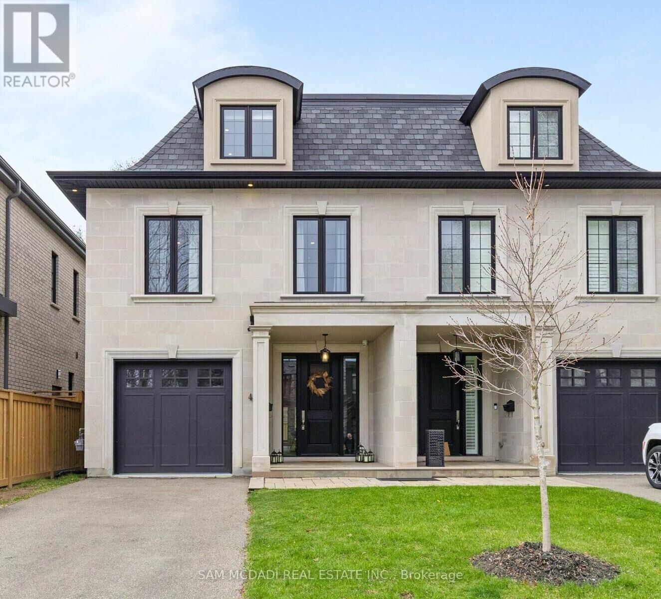 Property Photo:  4 Iroquois Avenue  ON L5G 1M6 